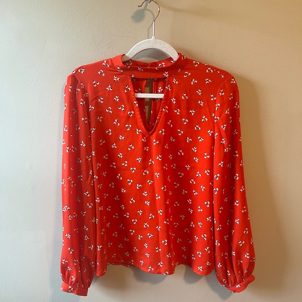 Collective Concepts red printed keyhole long sleeve blouse XS